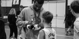 Hoorn Organiseert een Gedenkwaardig 3x3 Evenement met Olympische Spelers en Lokale Leiders!
