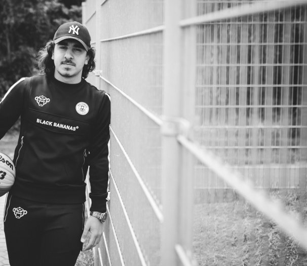 LEADERS OF UNITES #2 ISA SEZEN