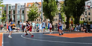 De Rabo 3x3 Street League: van de lokale pleintjes naar het 3X3 Festival op het NDSM-werf